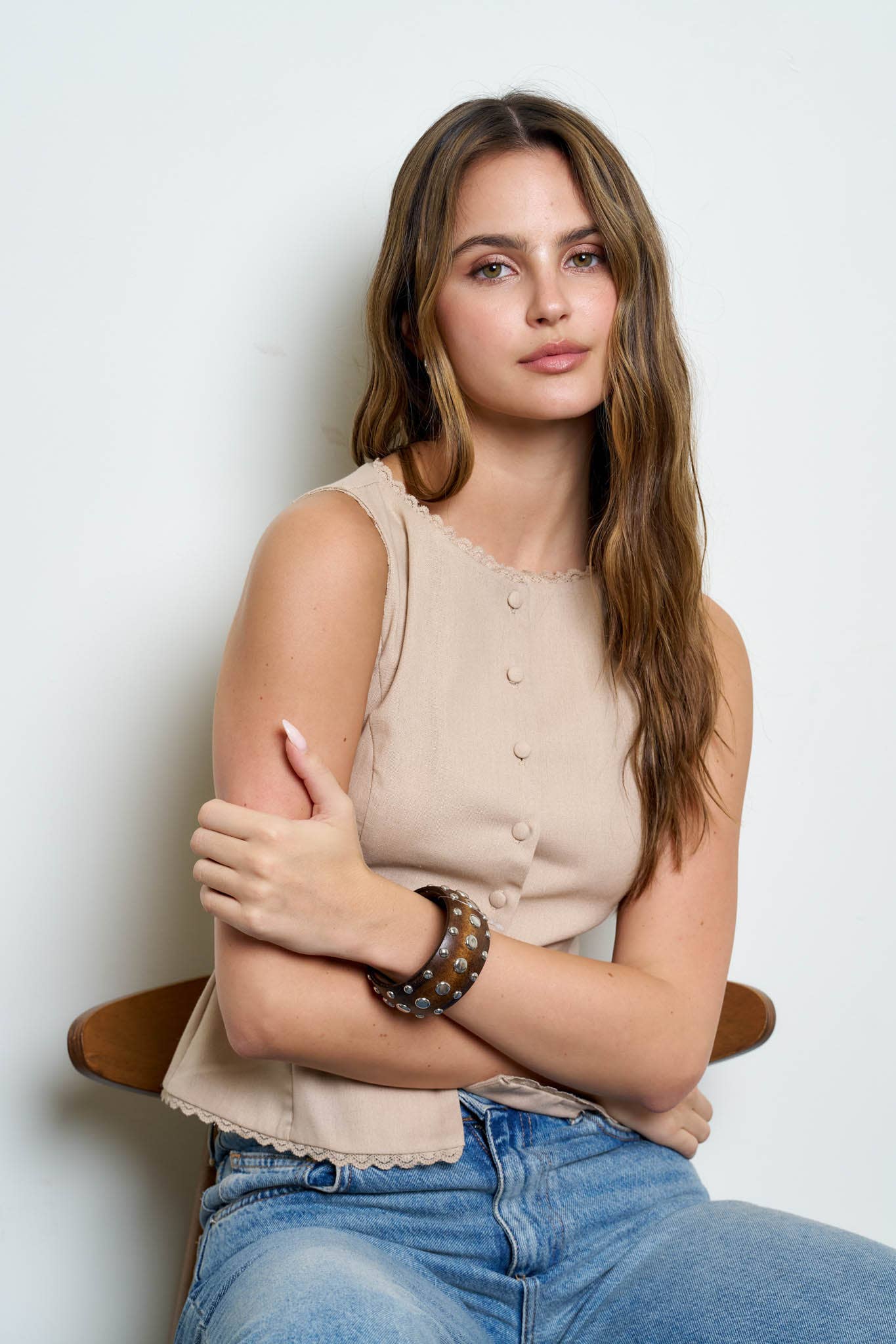 Light Mocha Scallop Lace Button-Down Vest Top