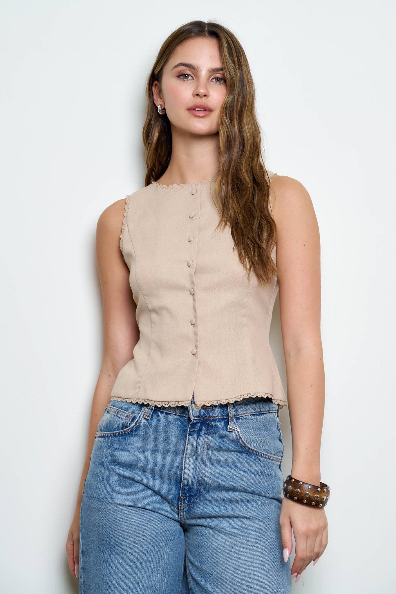 Light Mocha Scallop Lace Button-Down Vest Top