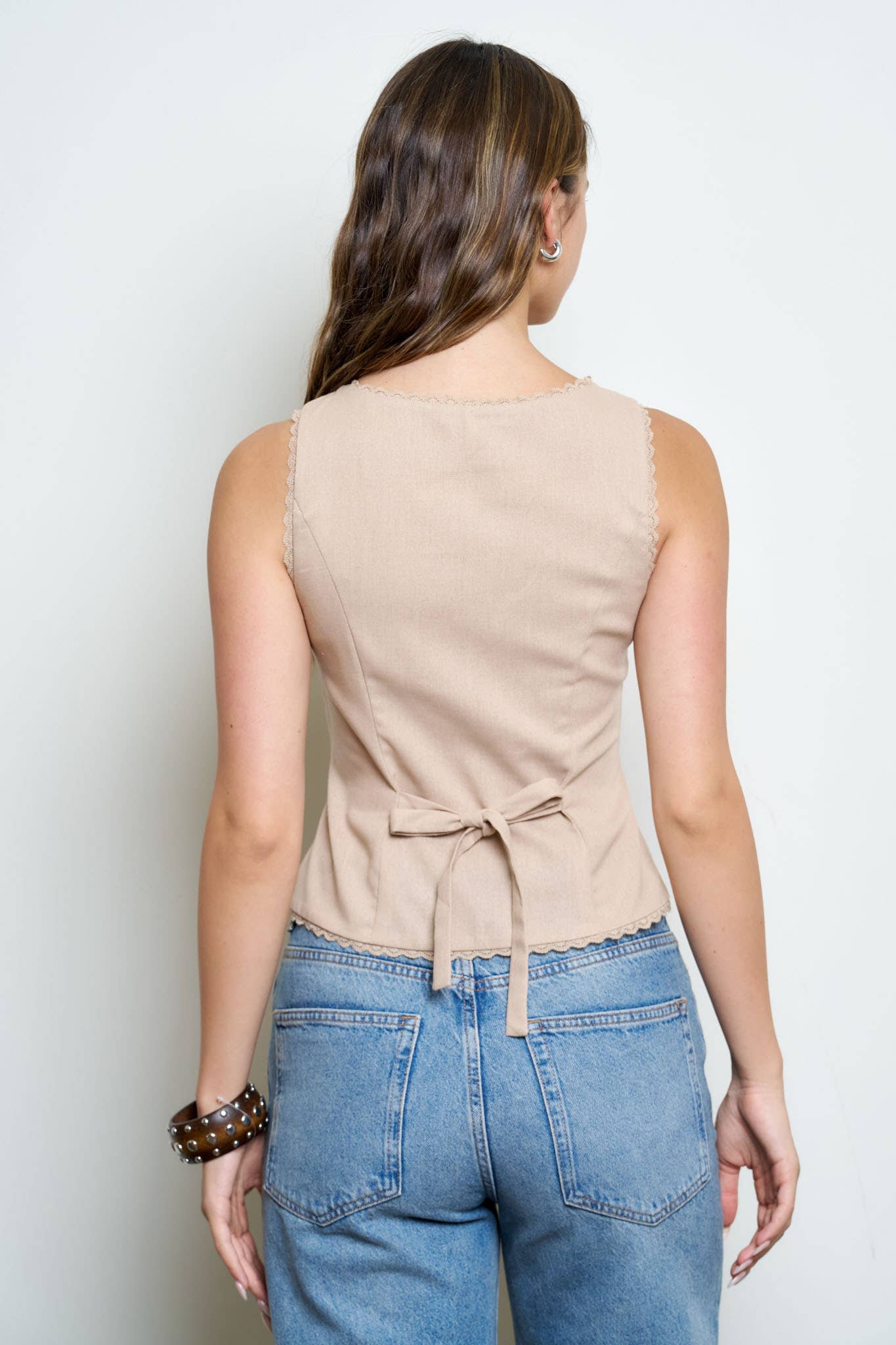 Light Mocha Scallop Lace Button-Down Vest Top