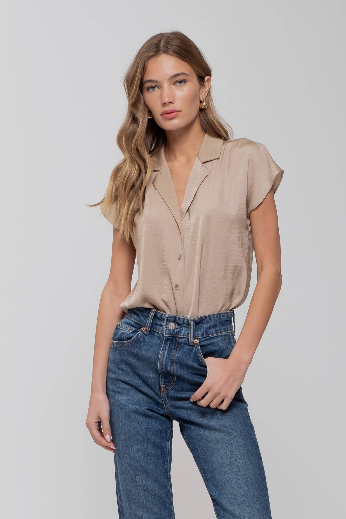The Harper Sleeveless Button Down Top