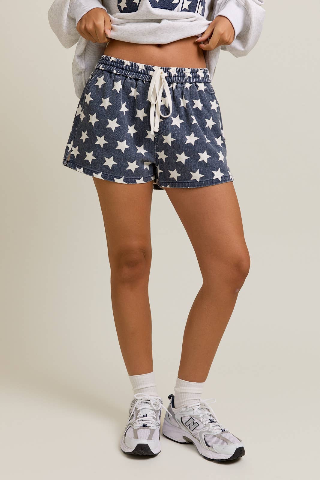 Drawstring Mid Rise Shorts