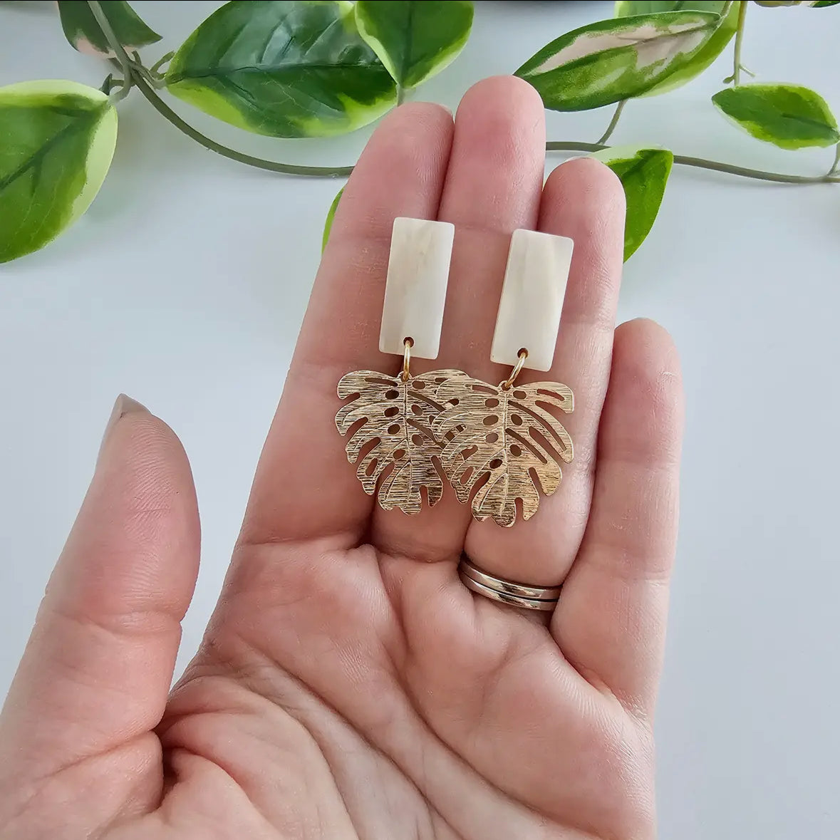 Mini Belize Earrings - Ivory Paradise