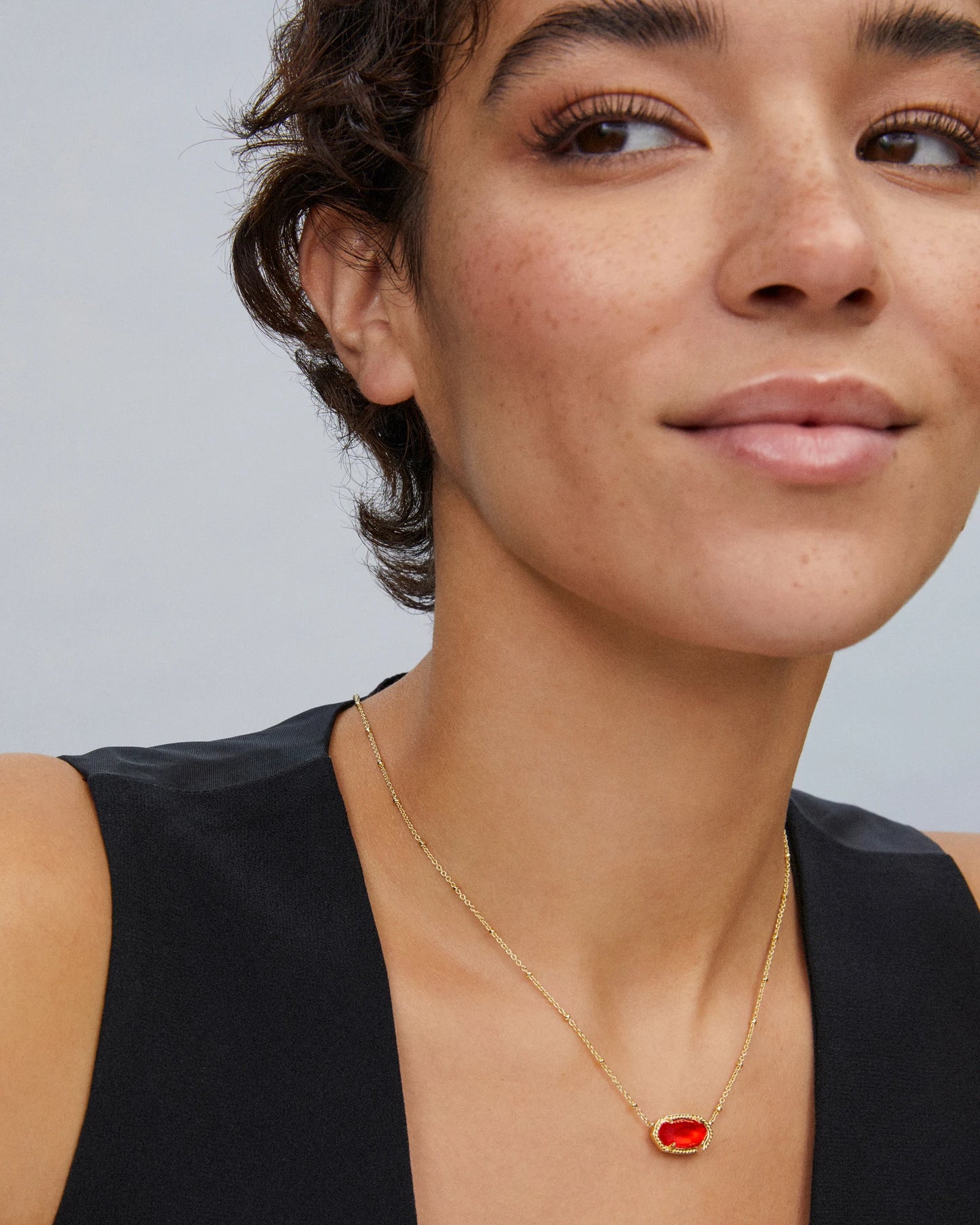 Elisa Gold Pendant Necklace in Red Illusion