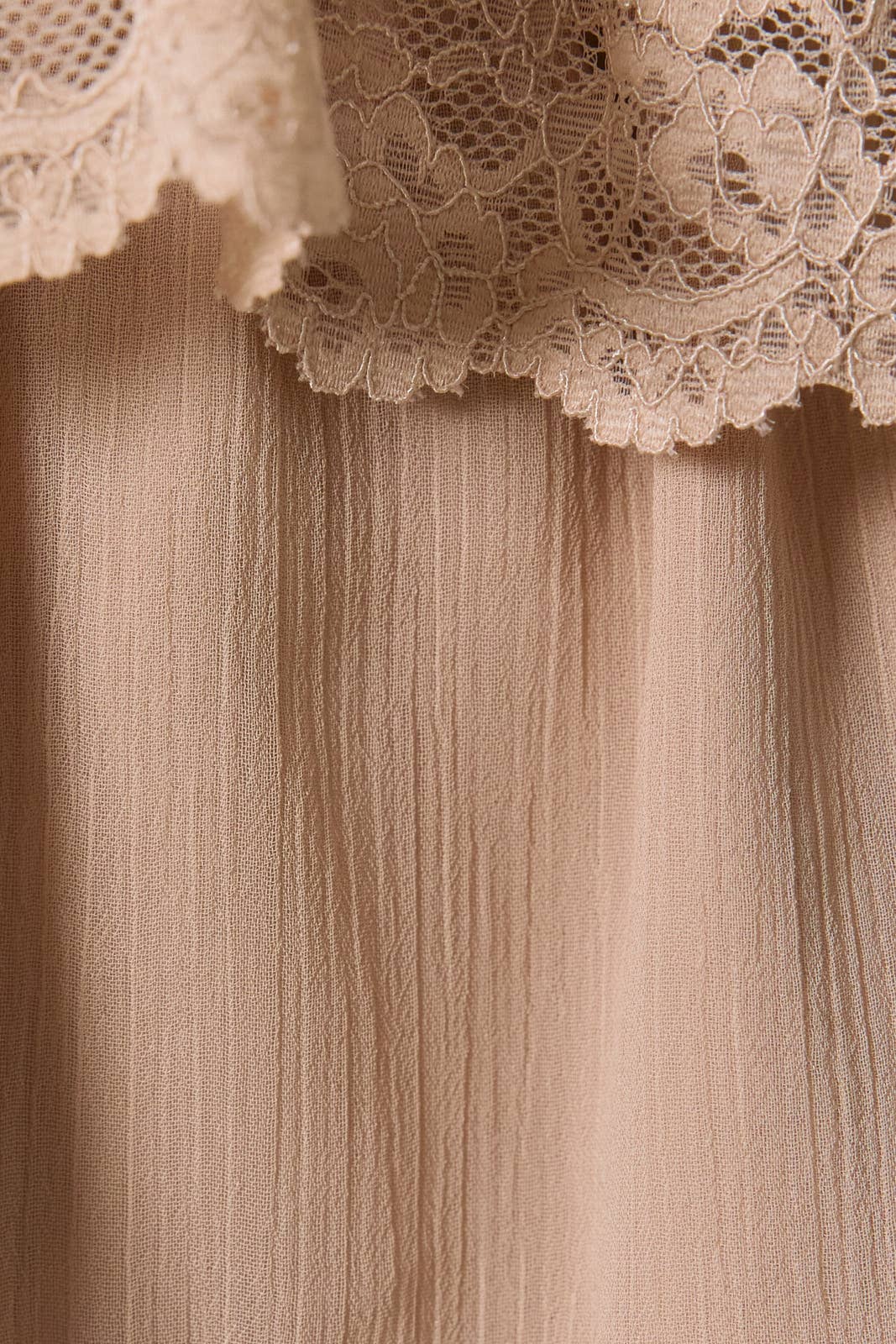 Sleeveless Layered Lace Trim Top