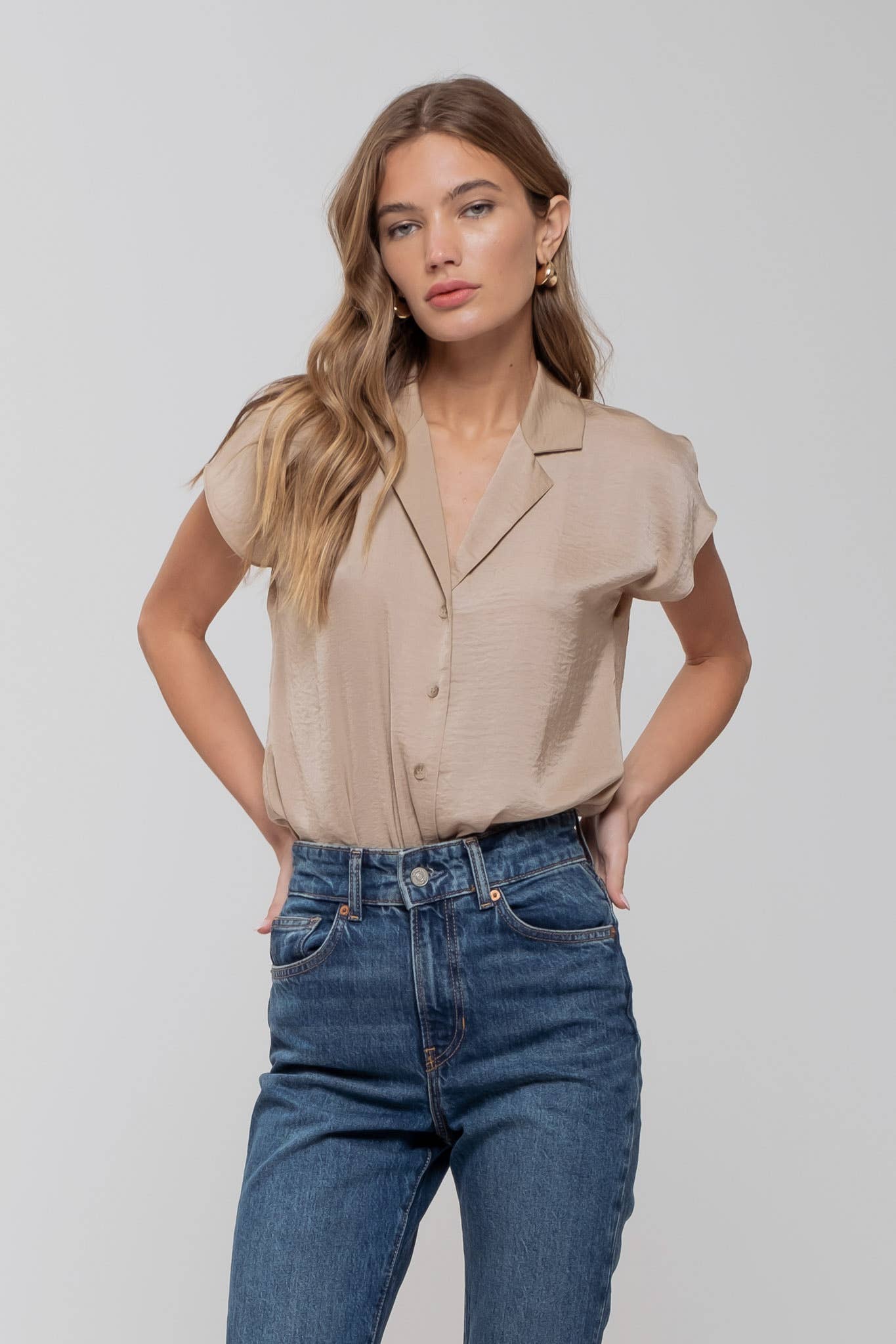 The Harper Sleeveless Button Down Top