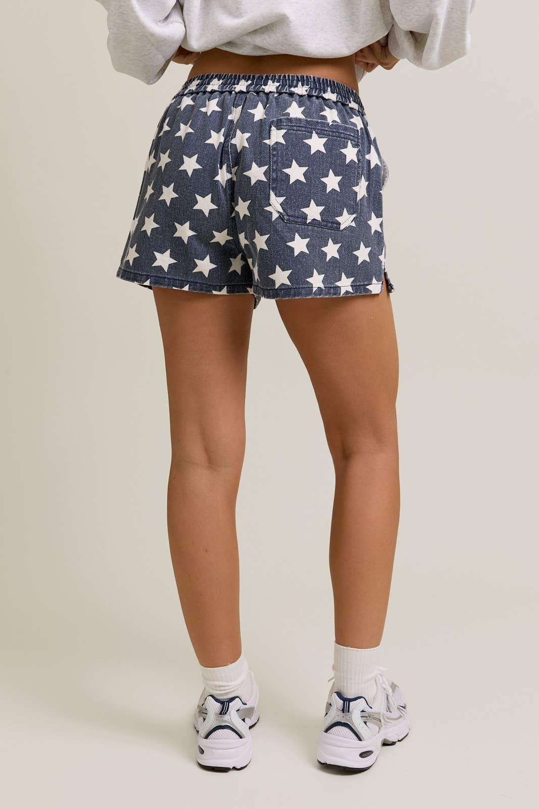 Drawstring Mid Rise Shorts